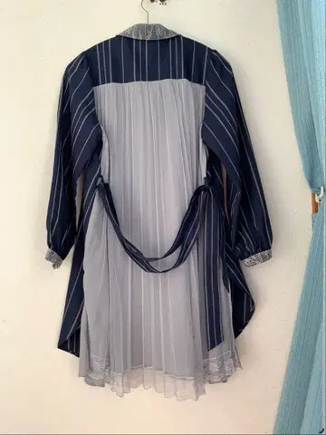 네이비와 화이트 스트라이프 원피스