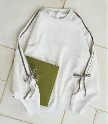 프릭스스토어 리본 맨투맨