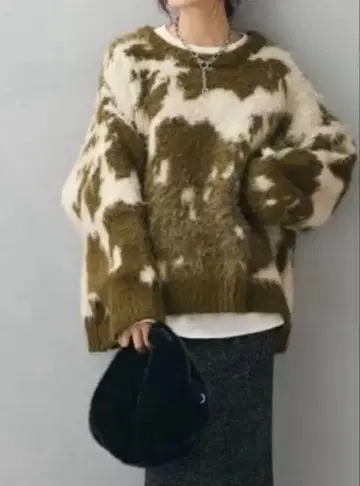 뉘앙스 패턴 카우 니트 카키/esica 같은 형태