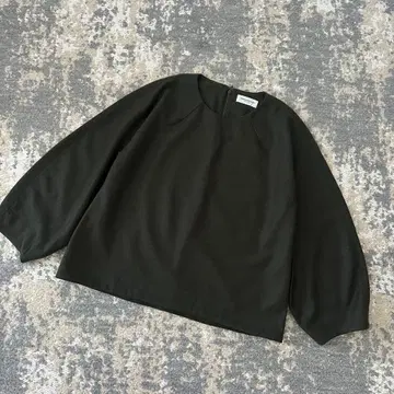 TOMORROWLAND 울 풀오버