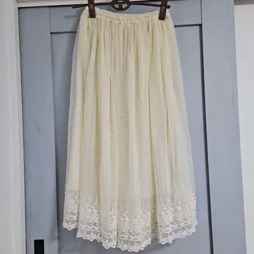 아이보리 플레어 스커트 M 사이즈