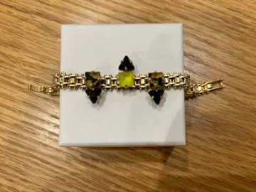 레이디 럭 루카 팔찌