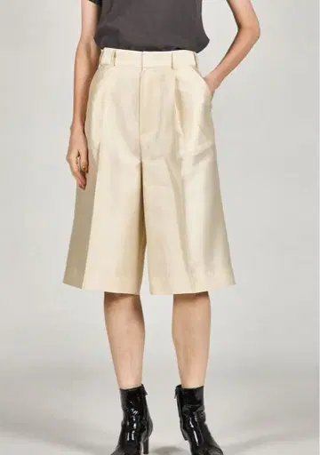 PRANK PROJECT 아이보리 하프 팬츠