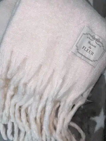 메종 드 플뢰르 Maison de FLEUR 머플러 아이보리