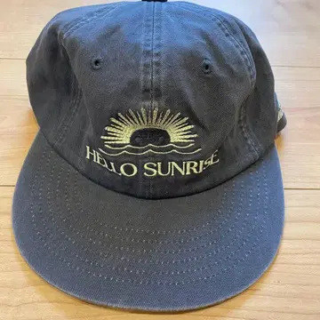 HELLO SUNRISE 자수 캡 그레이