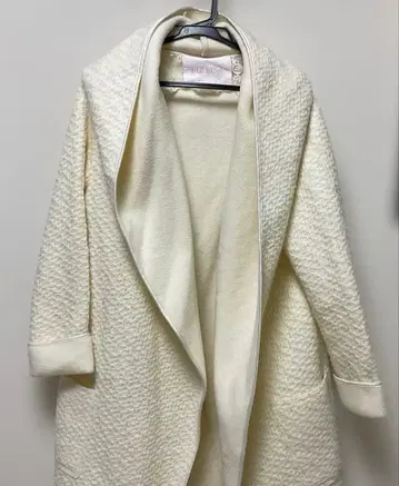 리즈리사 아이보리 랩 코트 후드 부착