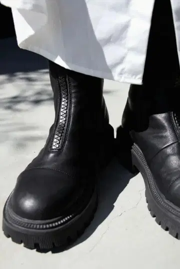 미사용 새상품 안티카 프론트 지퍼 부츠 23~23.5cm 통굽 38