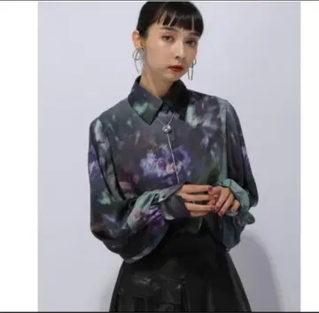 새상품 HARE 플라워 콜라주 퍼프 셔츠