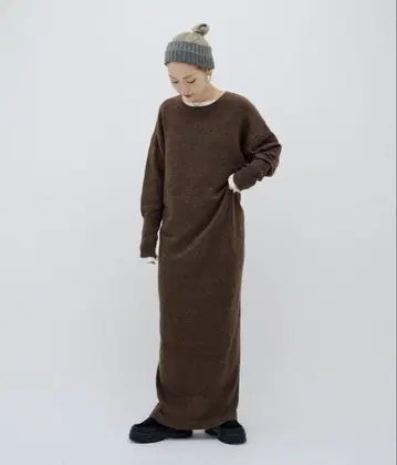 울 혼방 크루넥 니트 원피스