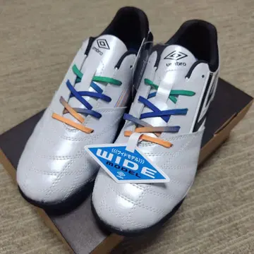 엄브로 축구 트레이닝 슈즈 23.5