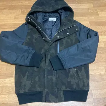 GLOBAL WORK 카모플라쥬 다운 자켓