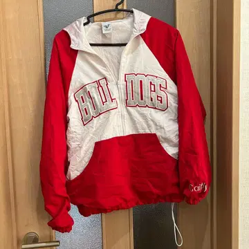 VARSITY SPIRIT 후드 부착 하프 지퍼 나일론 후드티