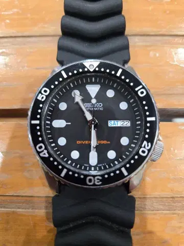 새상품급 SEIKO 자동 와인딩 다이버 블랙 보이 SEIKO 고무 벨트