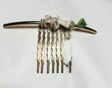 실소와 크리스탈 빗 골드