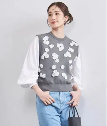 새상품급 UNITED ARROWS 그레이 꽃 모티브 니트 베스트