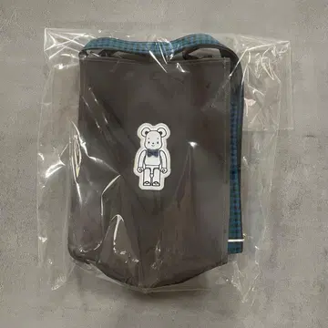파미리아 숄더백 BE@RBRICK x familiar