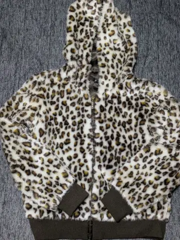 레오파드 무늬 아우터