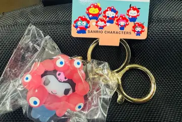[ 한정품 ] 미야쿠미야쿠 x 산리오 클리어 키링 쿠로미 [ 미사용 ]