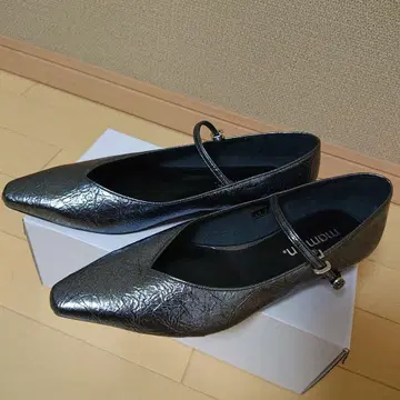 mamian 일본제 갑 스트랩 포함 V컷 플랫슈즈