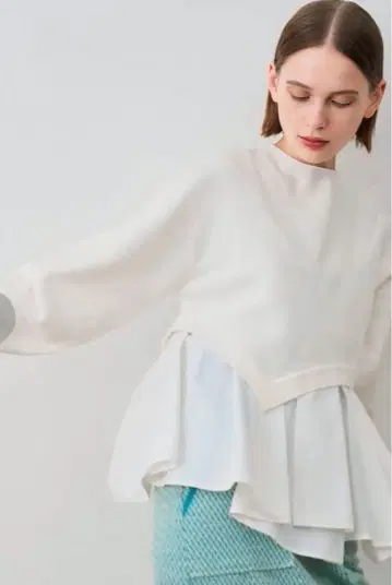 볼륨 플레어 도킹 니트