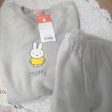 택 포함 새상품 Miffy 플리스 그레이 룸웨어 M 정가 4900