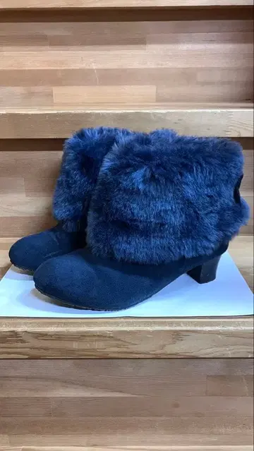 네이비 퍼 부츠 23cm