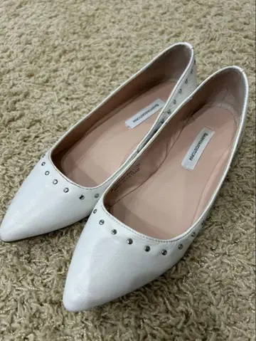 Barnyardstorm 화이트 스터드 플랫슈즈 22.5