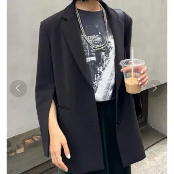 새상품 시너리 소매 슬릿 테일러드 자켓 블랙 38