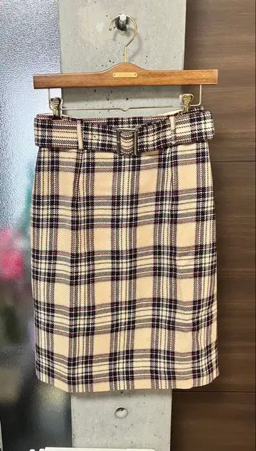 JUSGLITTY 체크 무늬 타이트 스커트 베이지