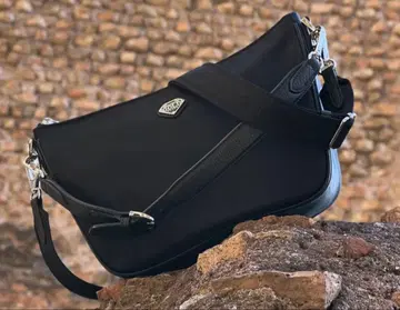 COCOCELUXGOLD 포코노 나일론 하프문 디자인 백 2way