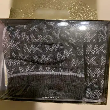 MICHAEL KORS 스카프와 모자 세트