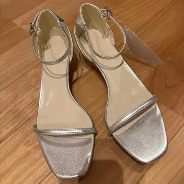 실버 스트랩 샌들 M 사이즈