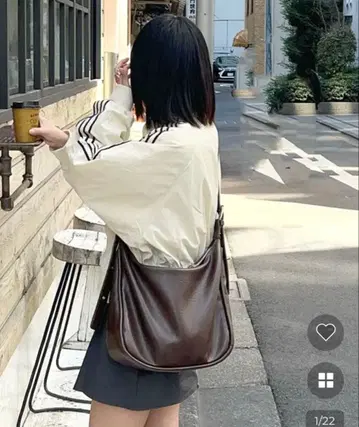 nugu 브라운 숄더백 가죽풍