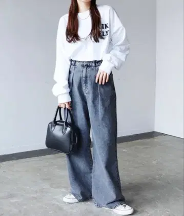 착용 1회 reca 세미 와이드 턱 데님 팬츠 케미컬 블루 L 사이즈