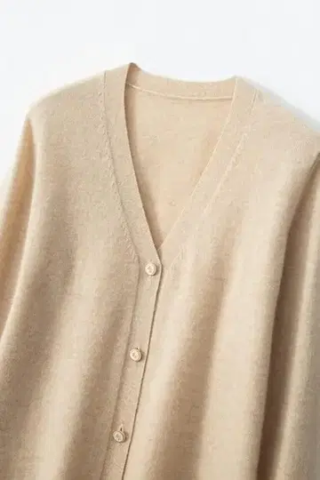 [ 새상품 ] 피부가 좋아하는 캐시미어 100% 여성용 L 가디건 베이지