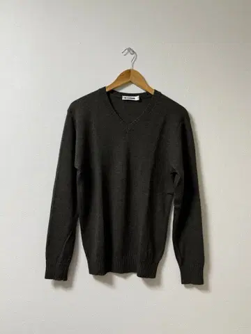 질 샌더 카키 V넥 스웨터