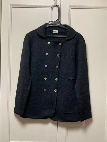 다크 그레이 더블 버튼 가디건