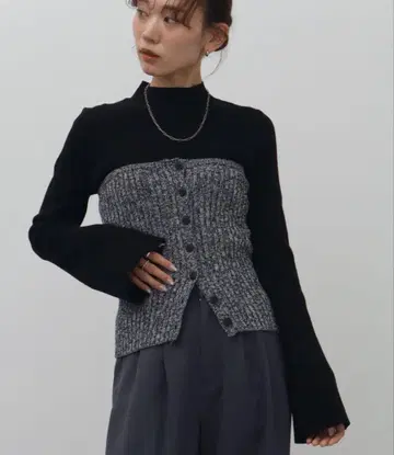 NOGLE 믹스 니트 버튼 뷔스티에