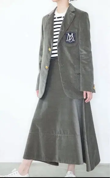 매디슨 블루 MADISONBLUE 코듀로이 미디 스커트 01