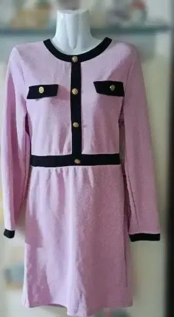 핑크 긴팔 무릎 기장 원피스