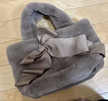 엠즈 그레이시 베이지 리본 퍼 백