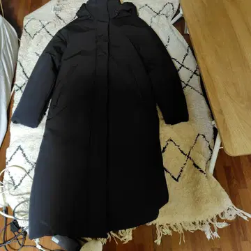 후드 부착 롱 다운 자켓 블랙