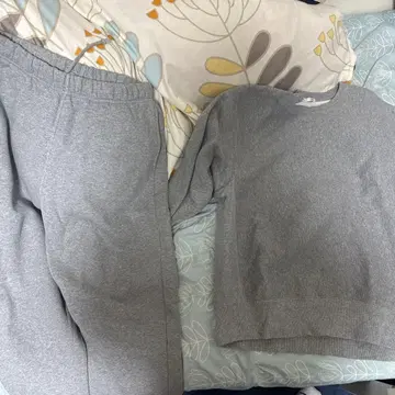 GU 그레이 맨투맨 셋업 M 사이즈