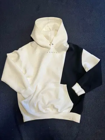 크로노스 화이트 빅 실루엣 후드티 던보루 니트 M