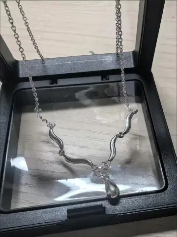 실버 웨이브 목걸이 드롭형 펜던트