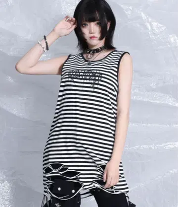 REFLEM 스트라이프 탱크탑 슬릿