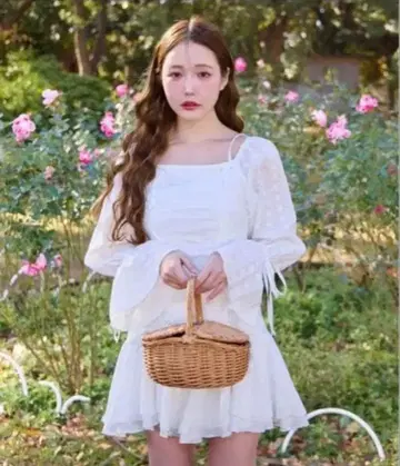 NICE CLAUP 드로스트 미니 원피스