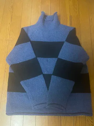 미스터굿맨 롤넥 앤드 패밀리