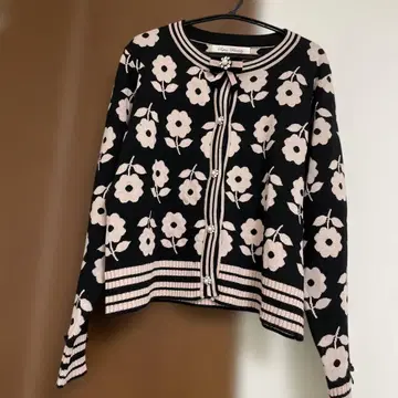 슈퍼 뷰티 꽃 패턴 니트 가디건 사이즈 40