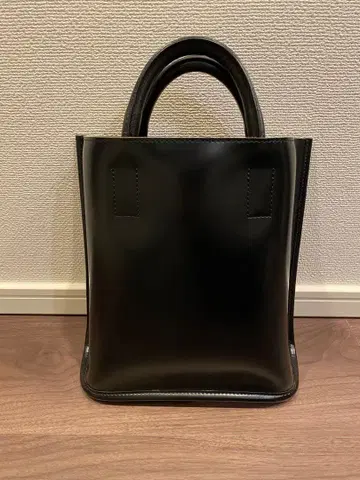 PIENI 블랙 가죽 토트백 S